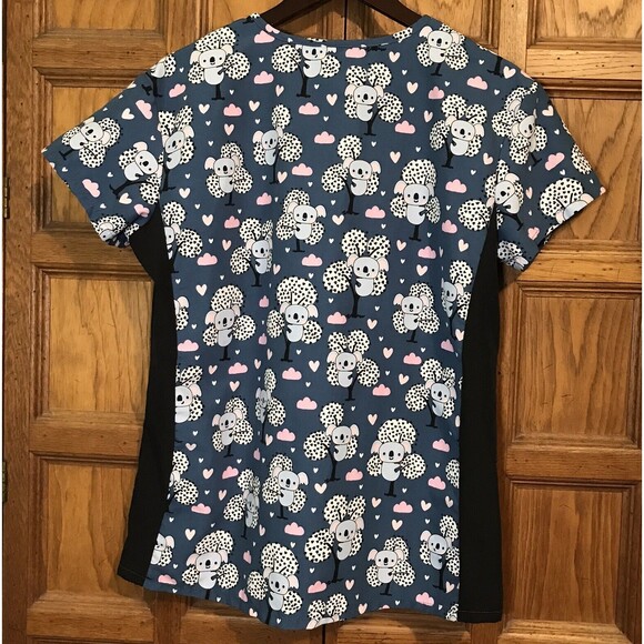 Divine Scrubs by JDM Uniforms Medium Blue Koala Bear Scrubs Pockets V-Neck Top - Picture 6 of 10